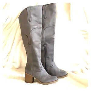 Grey boots, new never worn.